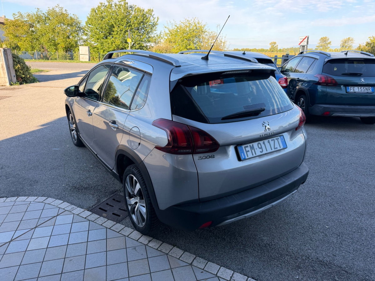 Peugeot 2008 Turbo 110 EAT6 S&S Black Matt (4)