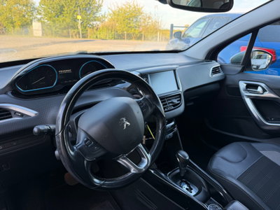 Peugeot 2008 Turbo 110 EAT6 S&S Black Matt (6)