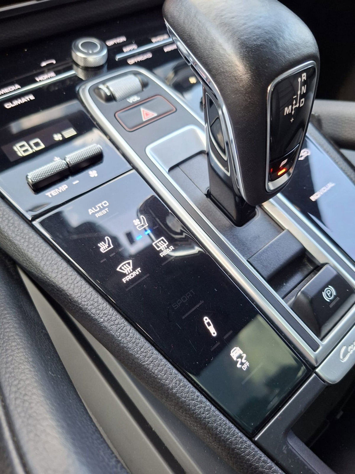 Porsche Cayenne 3.0 V6 Platinum Edition (17)