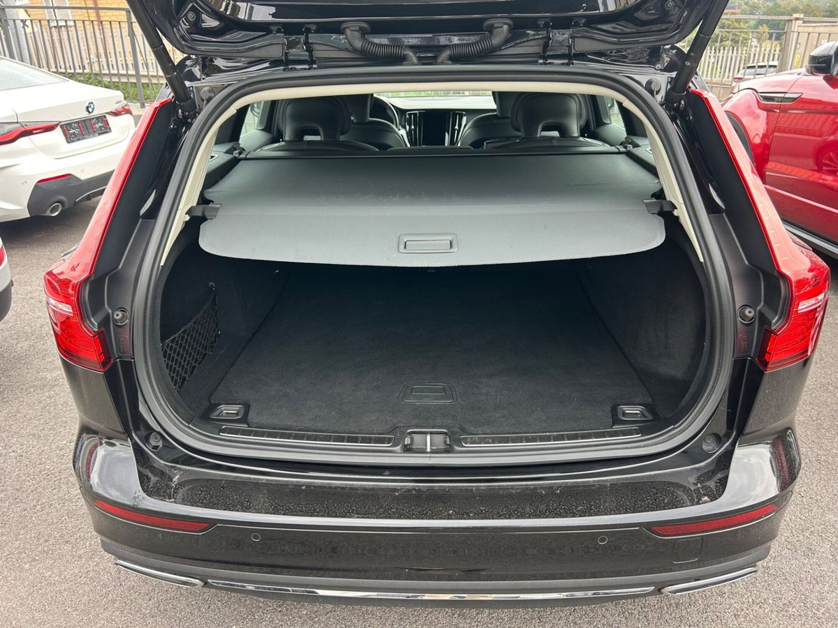 Volvo V60 T6 Recharge AWD Plug-in Hybrid Inscription (13)
