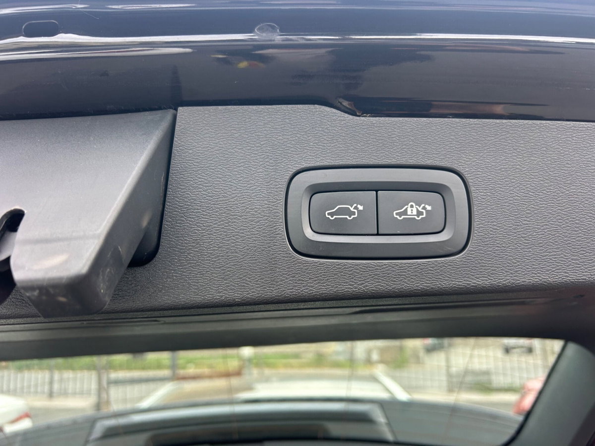 Volvo V60 T6 Recharge AWD Plug-in Hybrid Inscription (14)