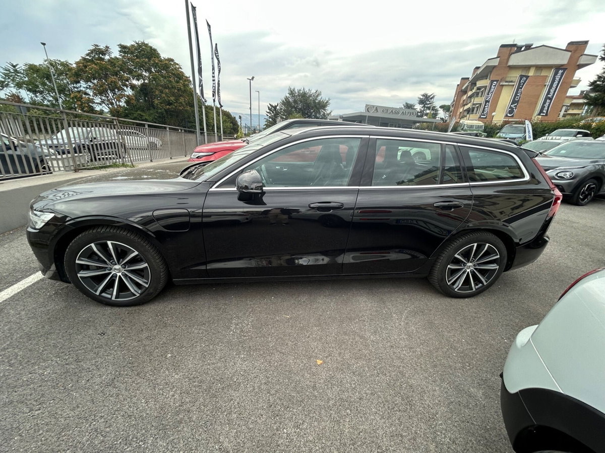 Volvo V60 T6 Recharge AWD Plug-in Hybrid Inscription (3)