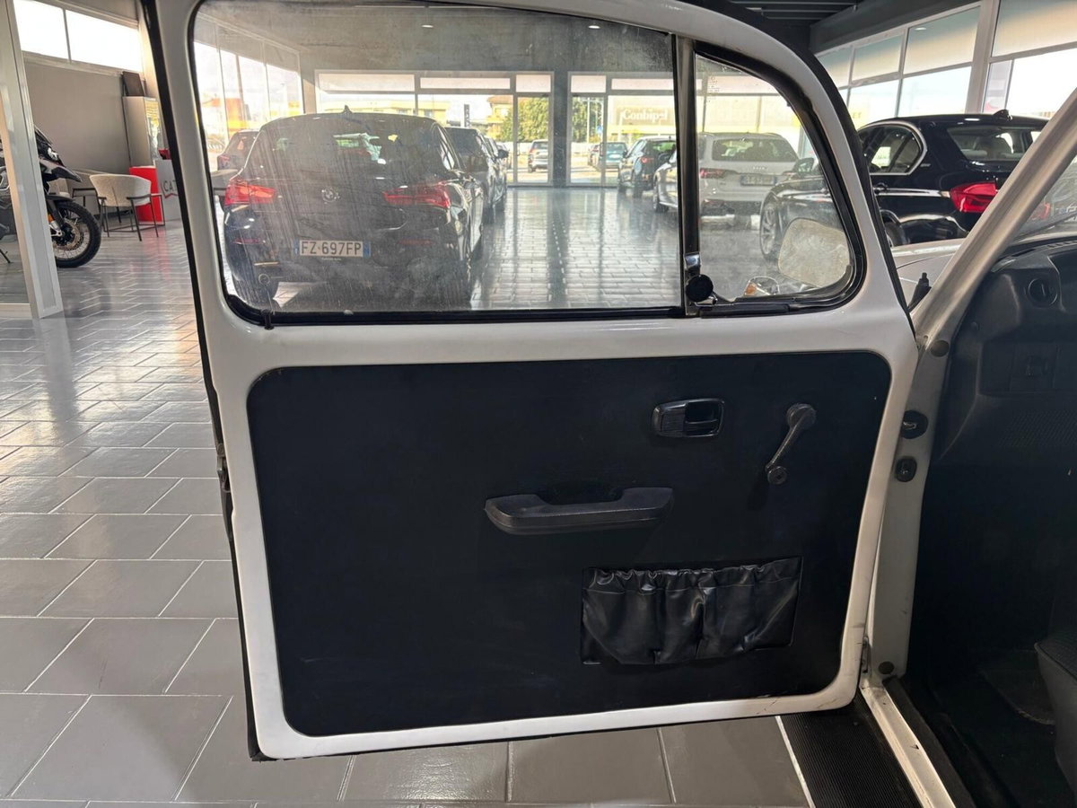 Volkswagen Maggiolino 1200 L (Messico) (9)
