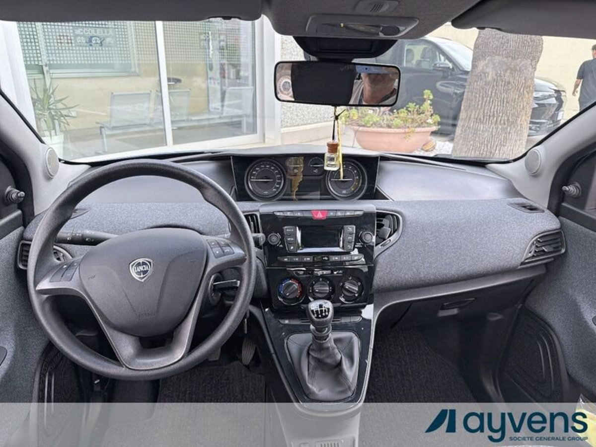 Lancia Ypsilon 1.0 FireFly 5 porte S&S Hybrid Silver Plus (10)
