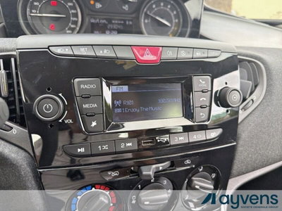 Lancia Ypsilon 1.0 FireFly 5 porte S&S Hybrid Silver Plus (15)