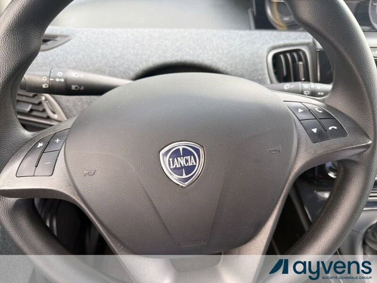 Lancia Ypsilon 1.0 FireFly 5 porte S&S Hybrid Silver Plus (17)