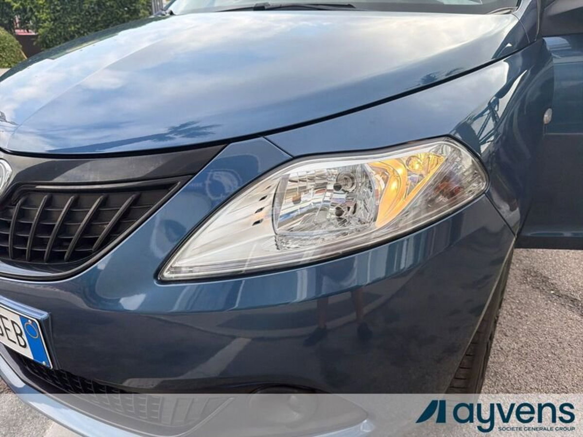 Lancia Ypsilon 1.0 FireFly 5 porte S&S Hybrid Silver Plus (8)