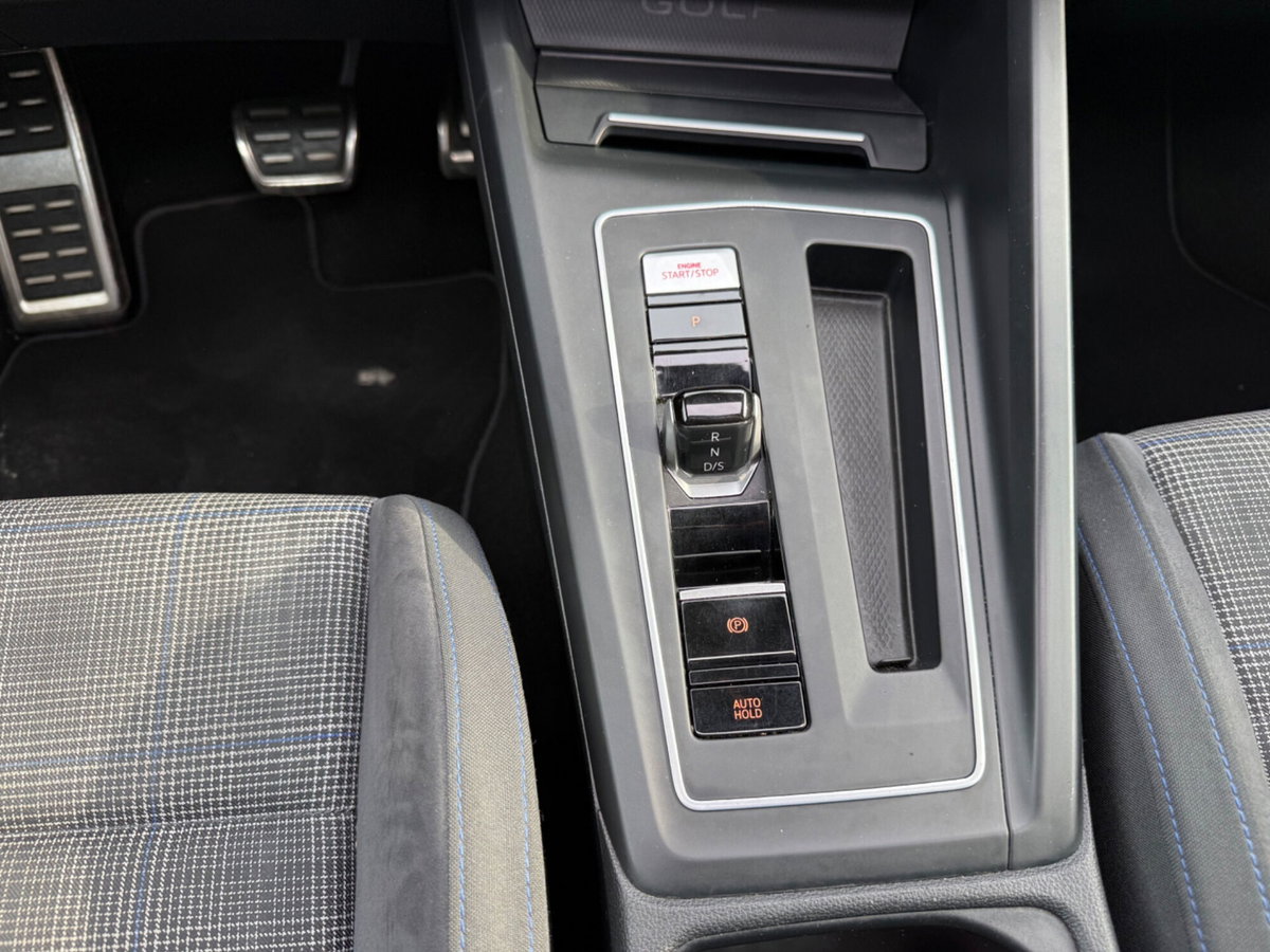 Volkswagen Golf 1.4 GTE DSG Plug-In Hybrid (12)