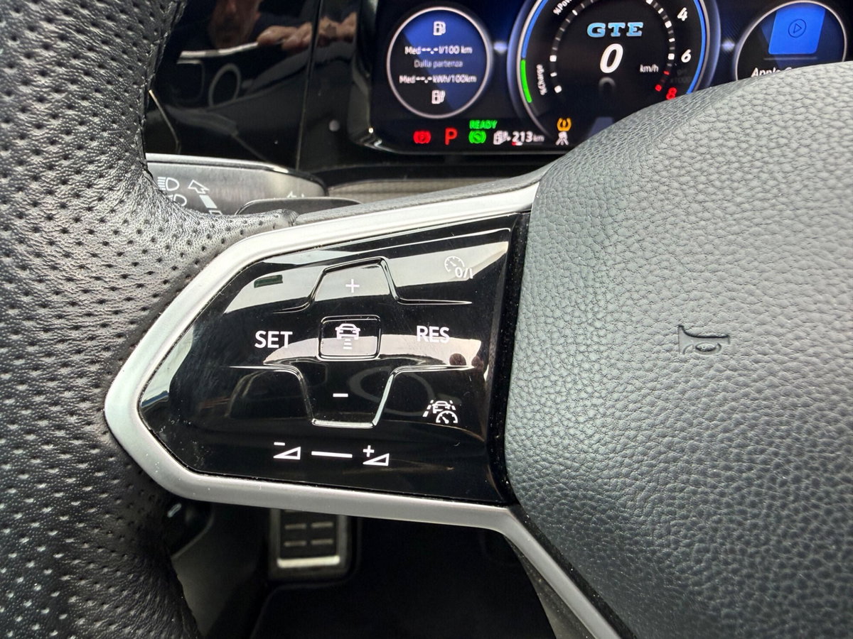Volkswagen Golf 1.4 GTE DSG Plug-In Hybrid (16)