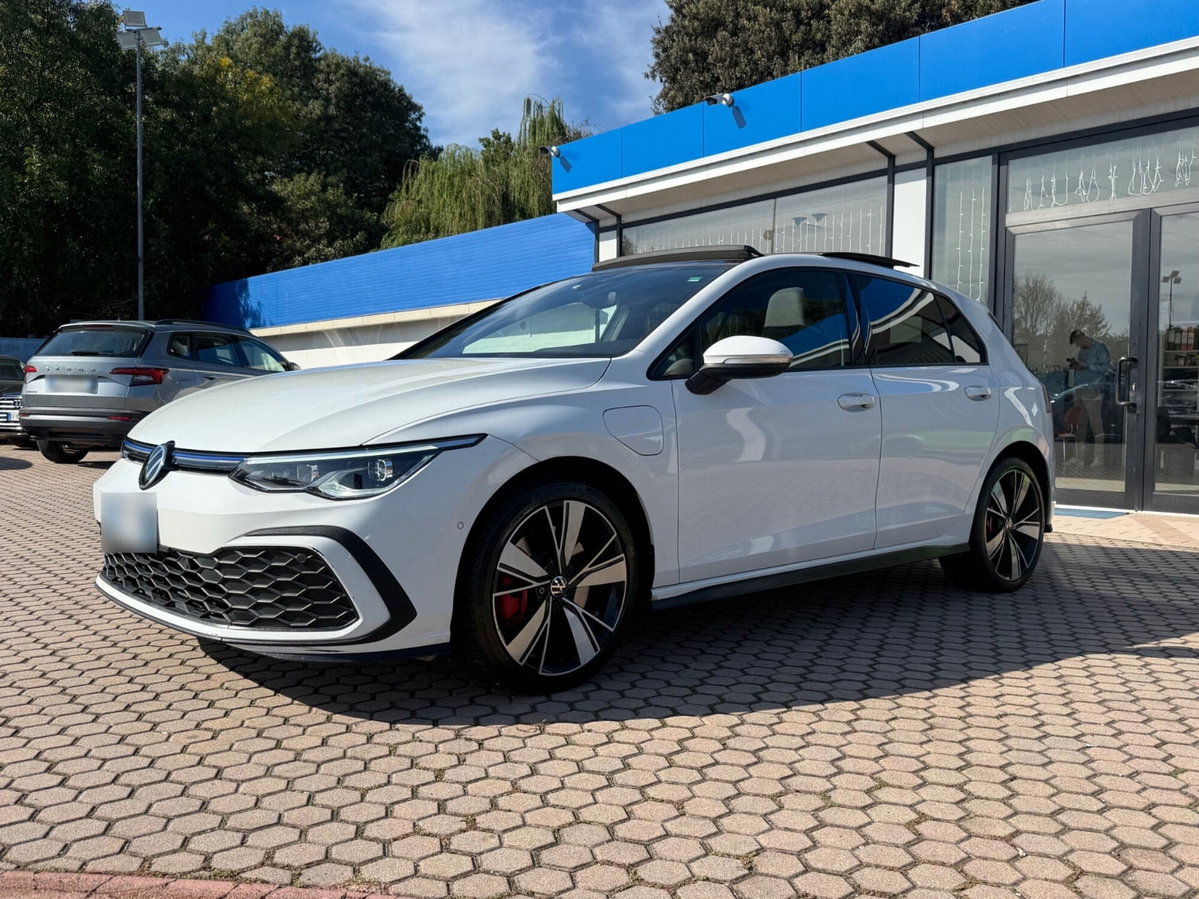 Volkswagen Golf 1.4 GTE DSG Plug-In Hybrid (3)