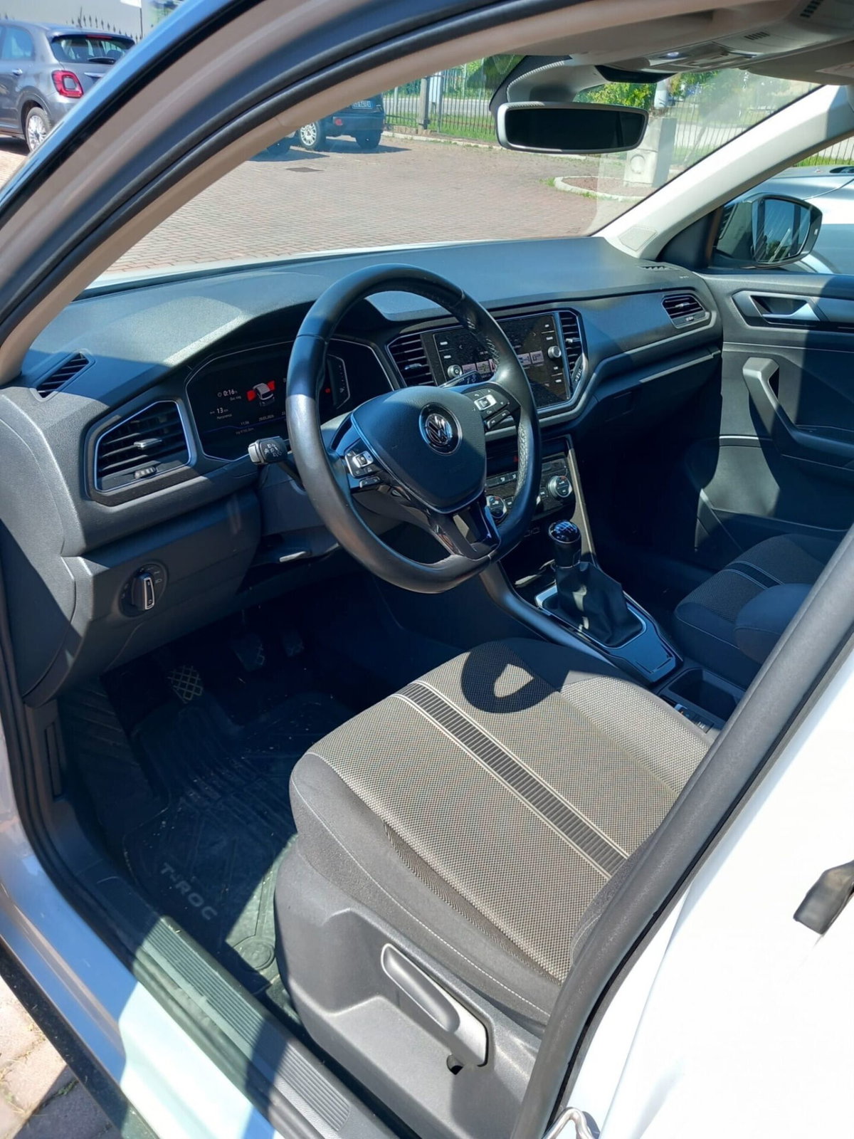 Volkswagen T-Roc 1.0 TSI 115 CV Style BlueMotion Technology (8)