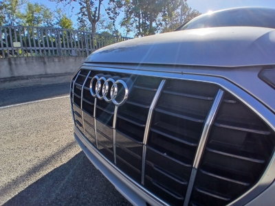 Audi Q5 35 TDI quattro S tronic Business (10)