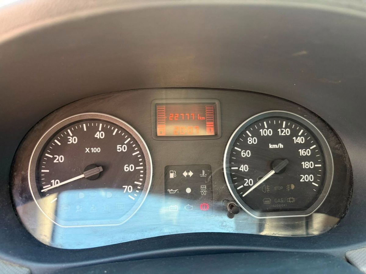 Dacia Sandero 1.2 16V GPL 75CV Embleme (14)