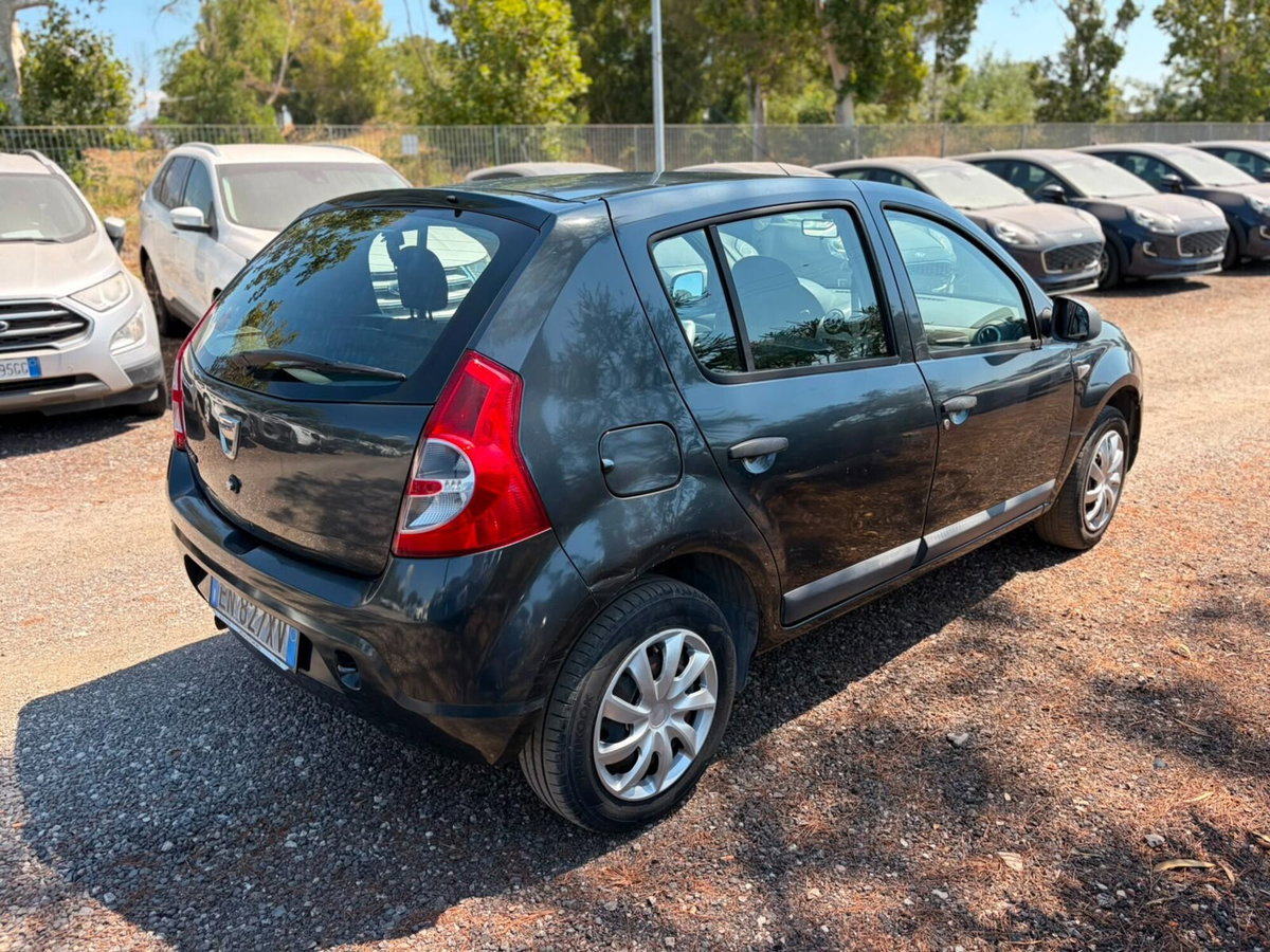 Dacia Sandero 1.2 16V GPL 75CV Embleme (3)