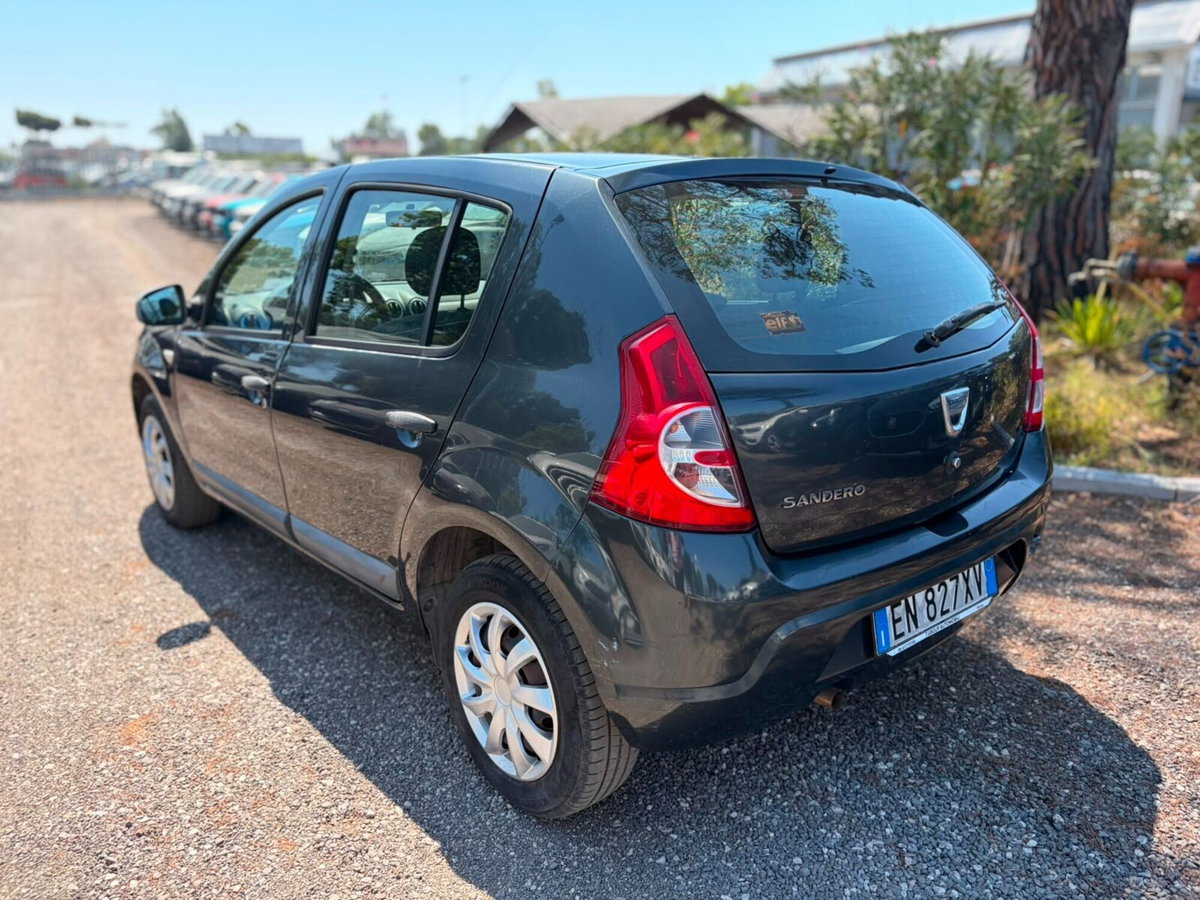 Dacia Sandero 1.2 16V GPL 75CV Embleme (5)