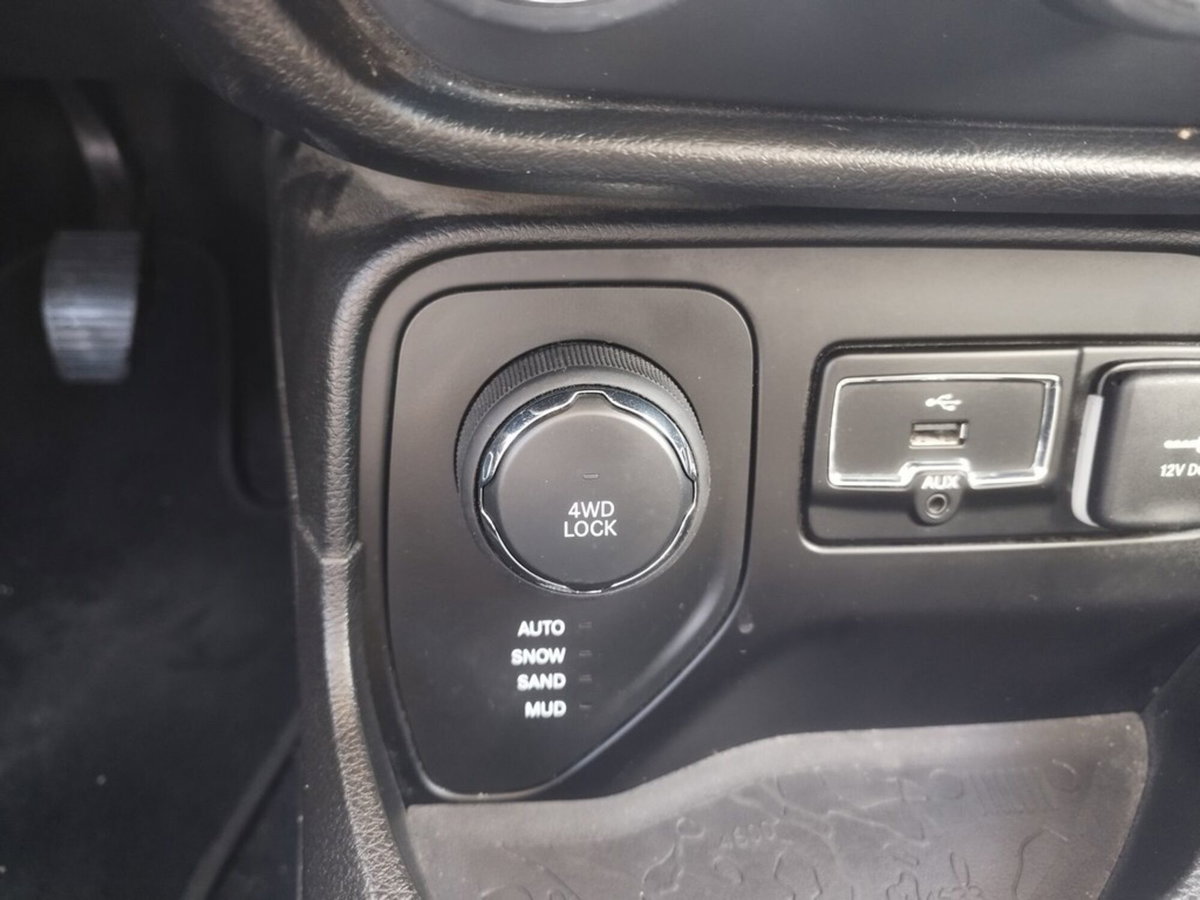 Jeep Renegade 2.0 Mjt 140CV 4WD Active Drive Limited (11)