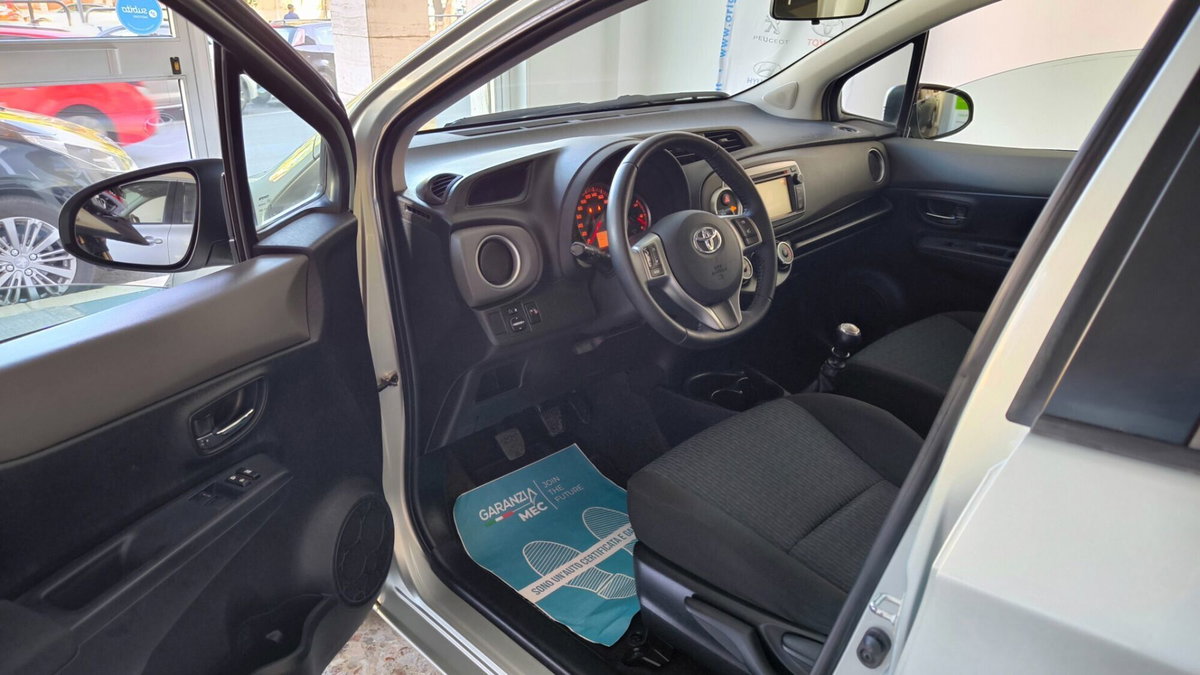 Toyota Yaris 1.D-4D DPF 5 porte Now (13)