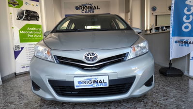 Toyota Yaris 1.D-4D DPF 5 porte Now (2)