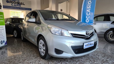Toyota Yaris 1.D-4D DPF 5 porte Now (5)