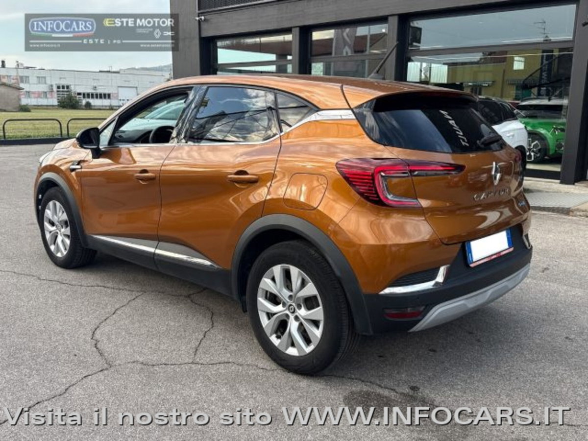 Renault Captur Plug-in Hybrid E-Tech 160 CV Intens (2)