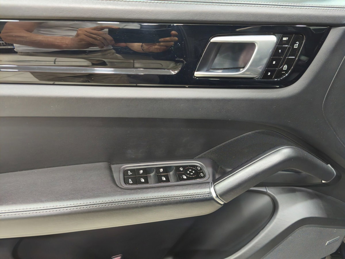 Porsche Cayenne Coupé 3.0 V6 (11)