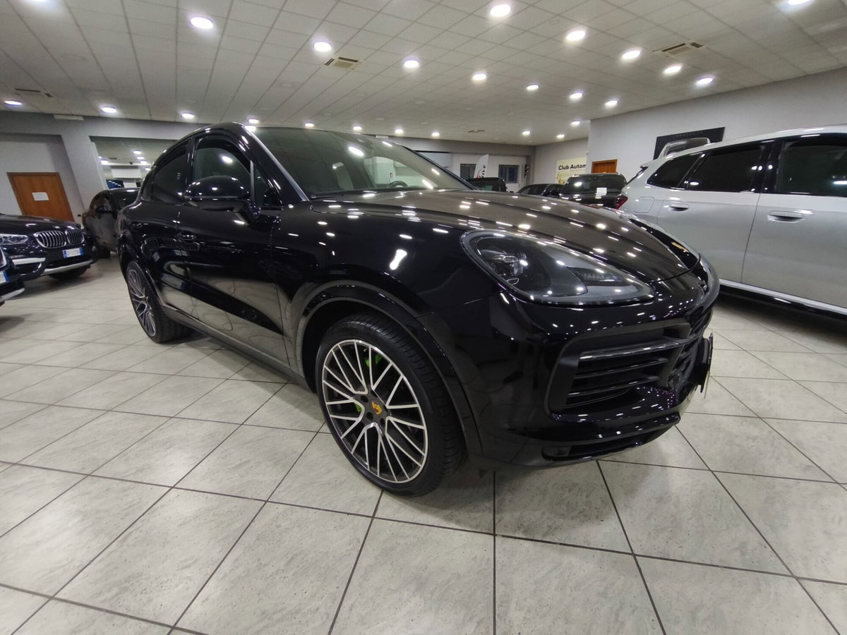 Porsche Cayenne Coupé 3.0 V6 (2)
