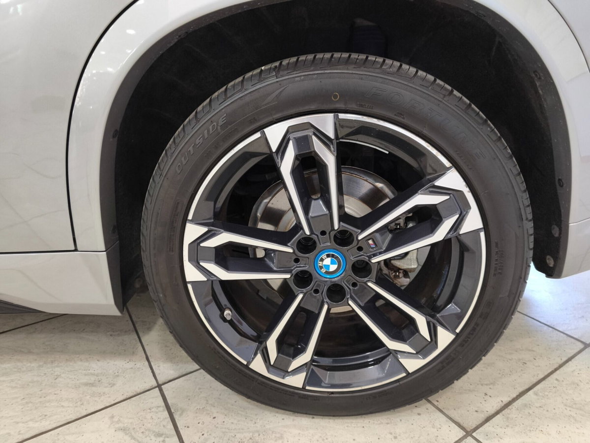 BMW iX1 xdrive 30 MSport (10)