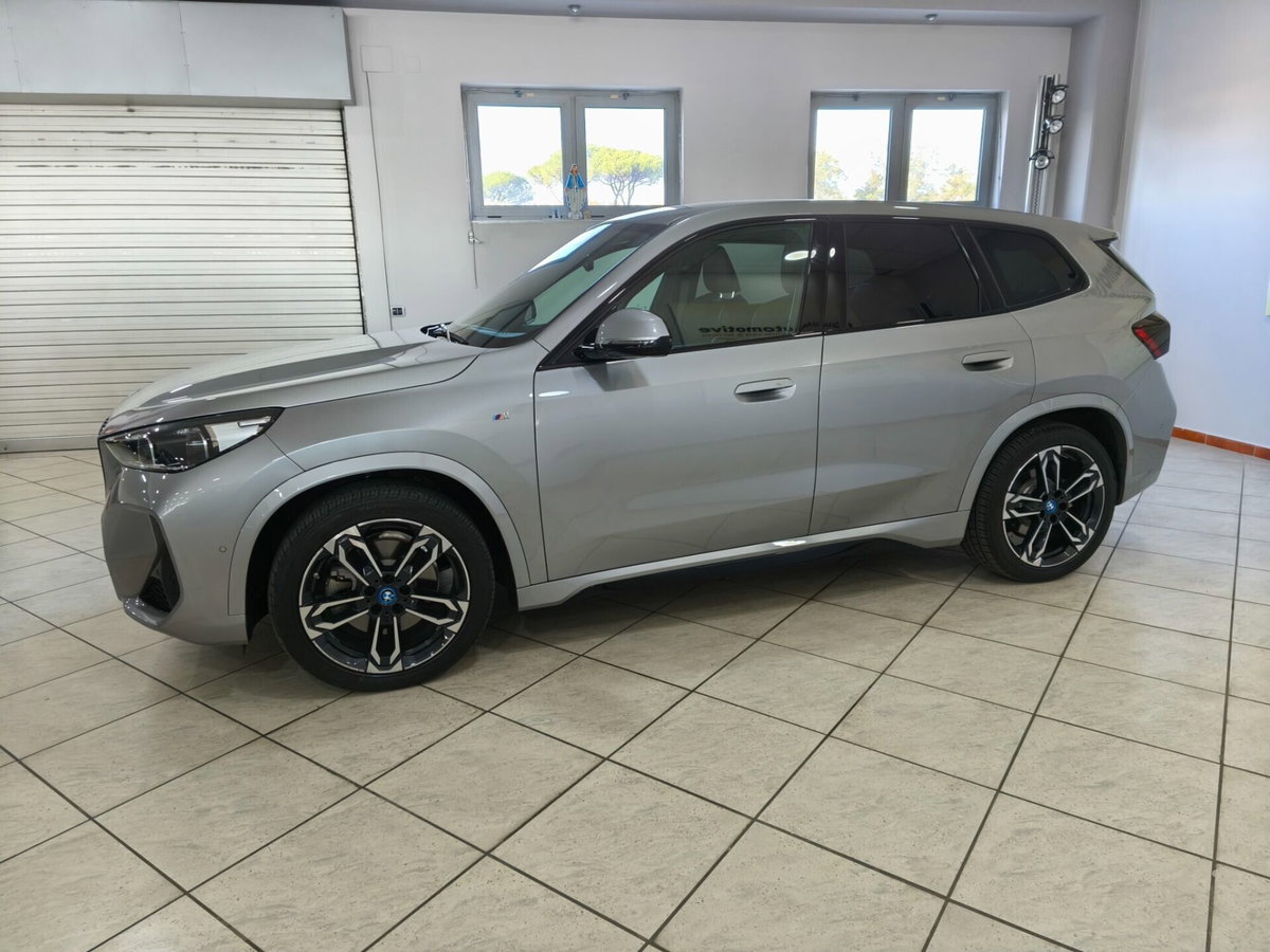 BMW iX1 xdrive 30 MSport (3)