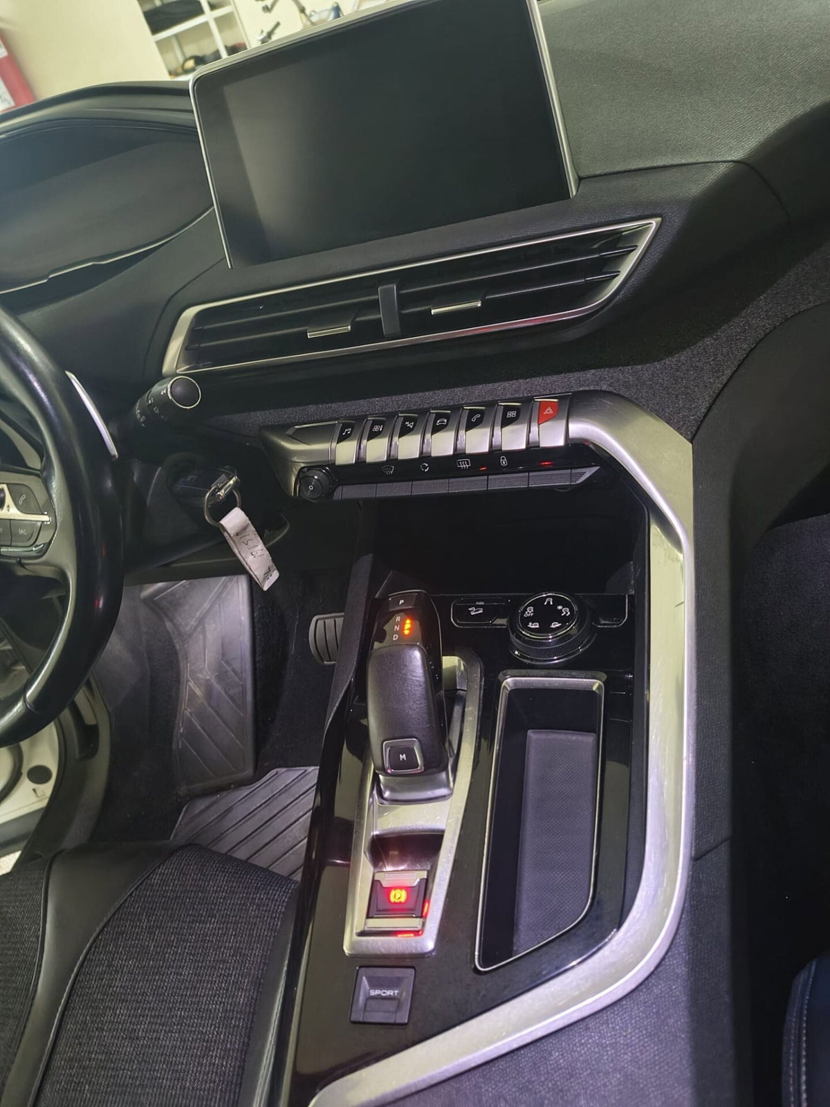 Peugeot 3008 BlueHDi 130 S&S EAT8 GT Line (12)