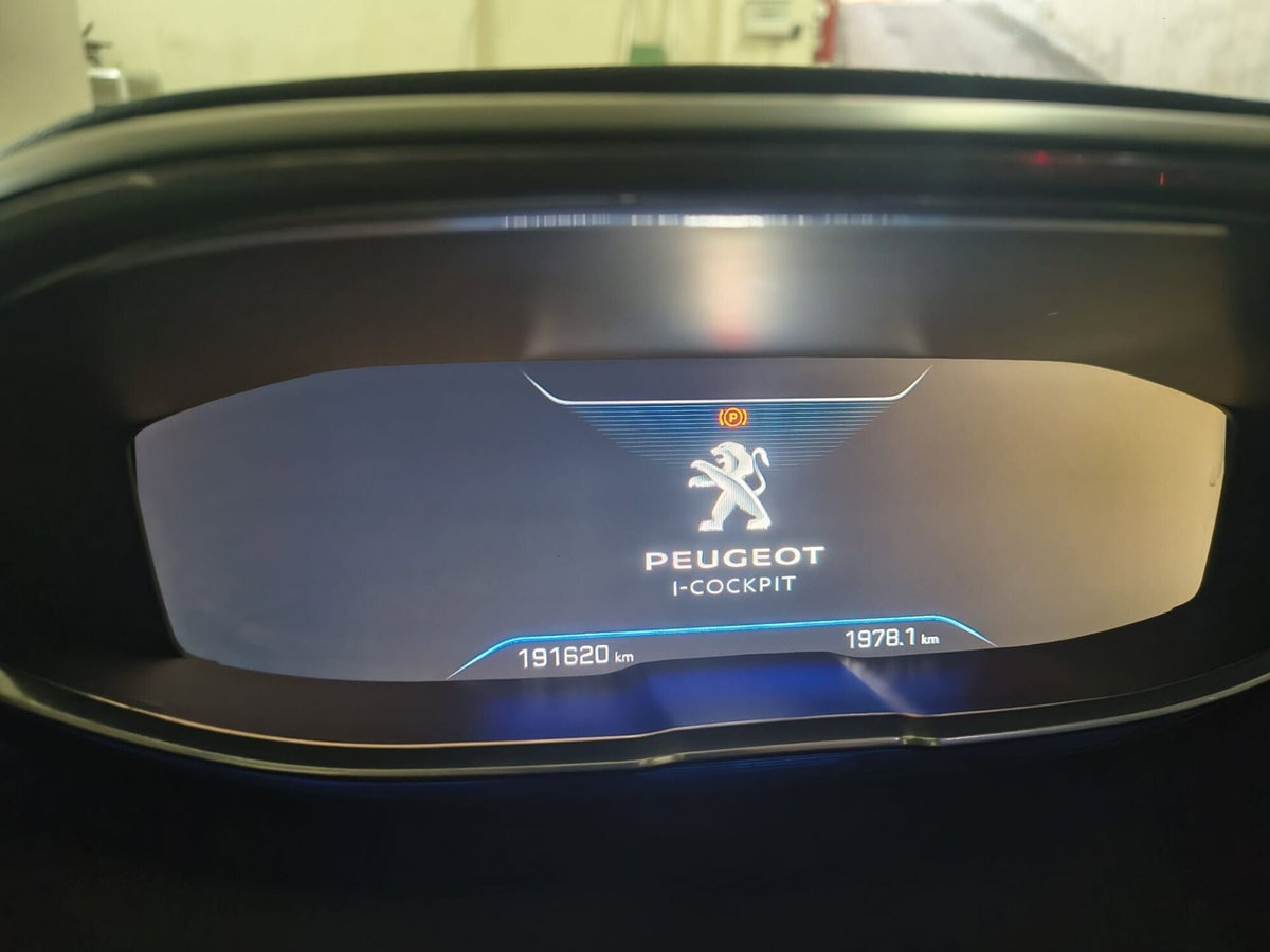 Peugeot 3008 BlueHDi 130 S&S EAT8 GT Line (18)