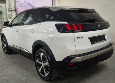 Peugeot 3008 BlueHDi 130 S&S EAT8 GT Line (4)