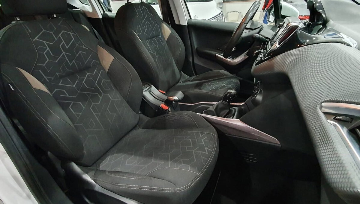 Peugeot 2008 100 Active (15)
