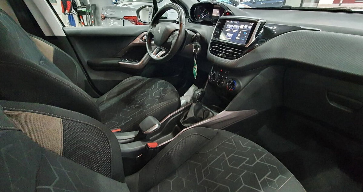 Peugeot 2008 100 Active (16)