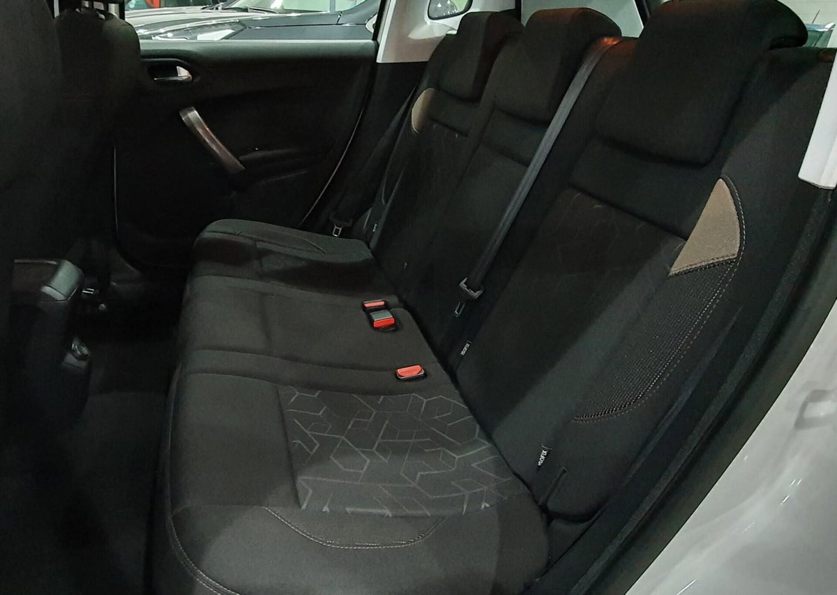 Peugeot 2008 100 Active (19)