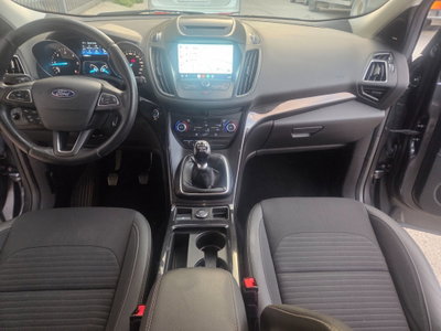 Ford Kuga 1.5 TDCI 120 CV S&S 2WD Titanium (10)