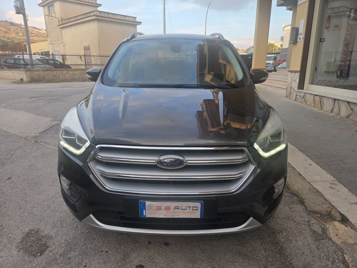 Ford Kuga 1.5 TDCI 120 CV S&S 2WD Titanium (2)