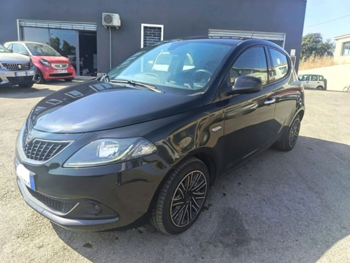 Lancia Ypsilon 1.0 FireFly 5 porte S&S Hybrid Alberta Ferretti