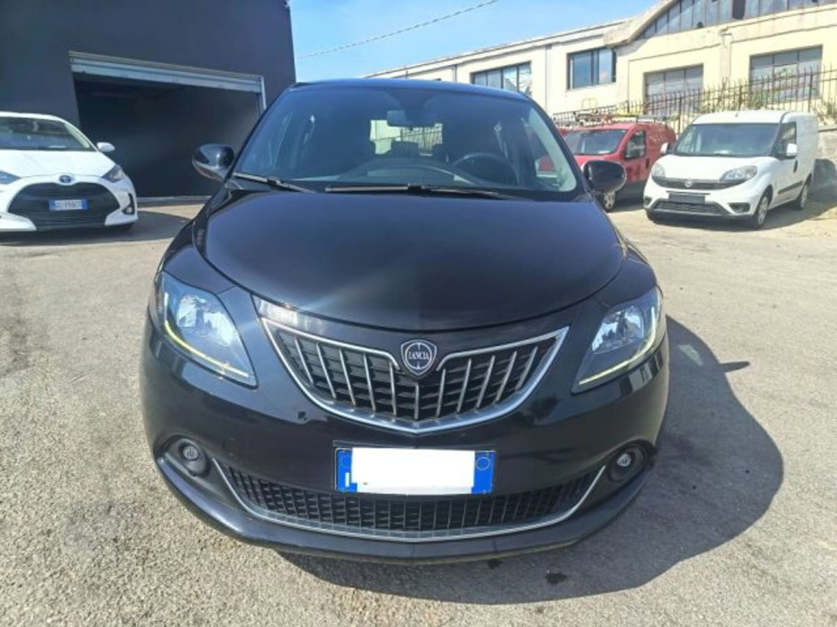 Lancia Ypsilon 1.0 FireFly 5 porte S&S Hybrid Alberta Ferretti (3)