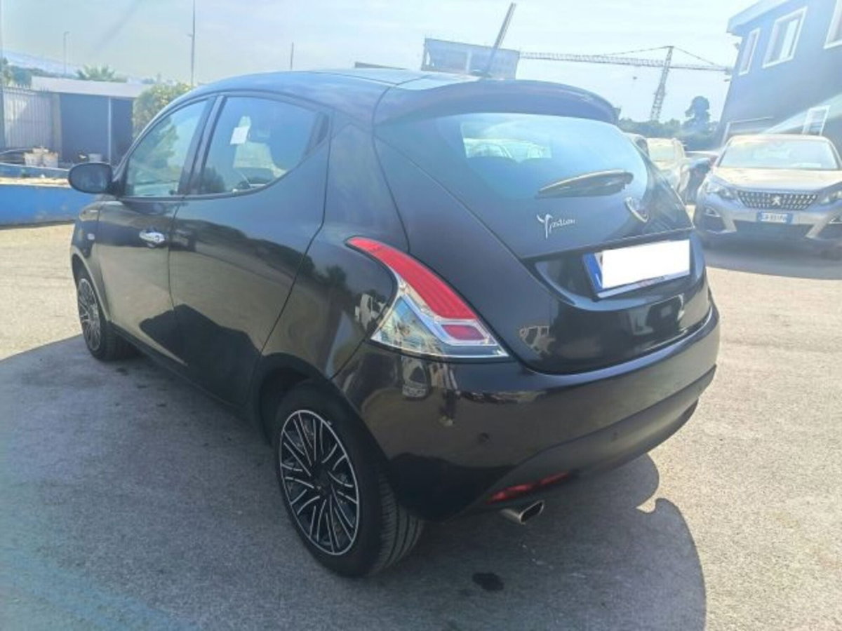 Lancia Ypsilon 1.0 FireFly 5 porte S&S Hybrid Alberta Ferretti (7)