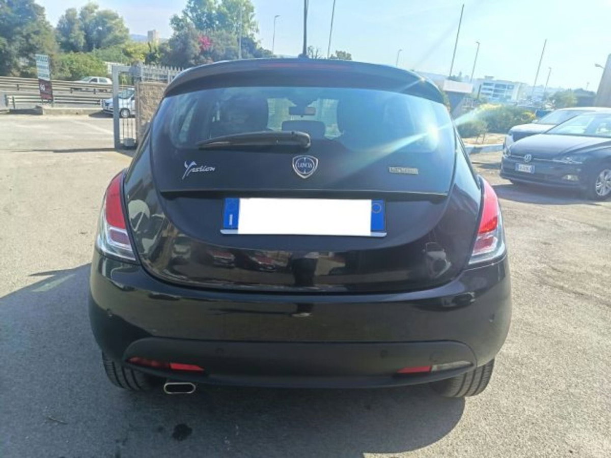 Lancia Ypsilon 1.0 FireFly 5 porte S&S Hybrid Alberta Ferretti (8)