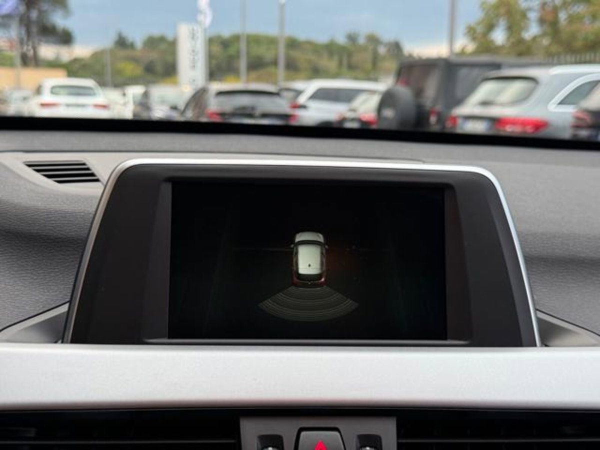 BMW X1 sDrive16d Advantage (12)