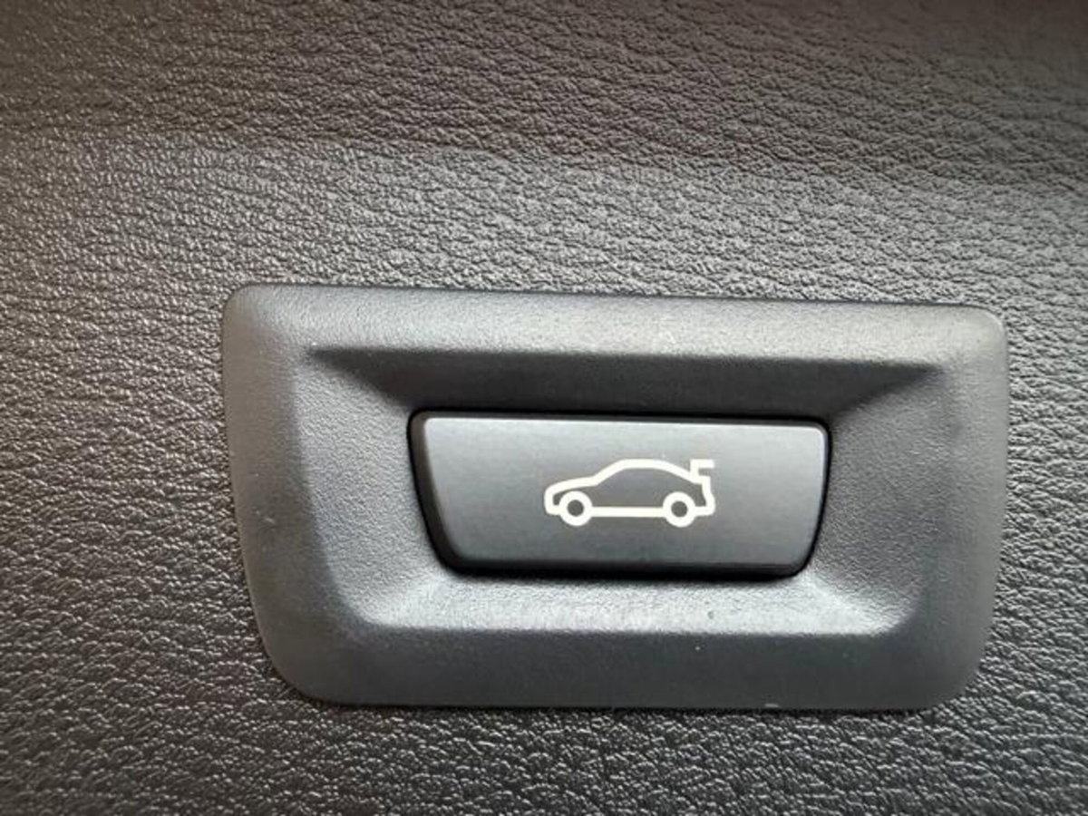 BMW X1 sDrive16d Advantage (8)