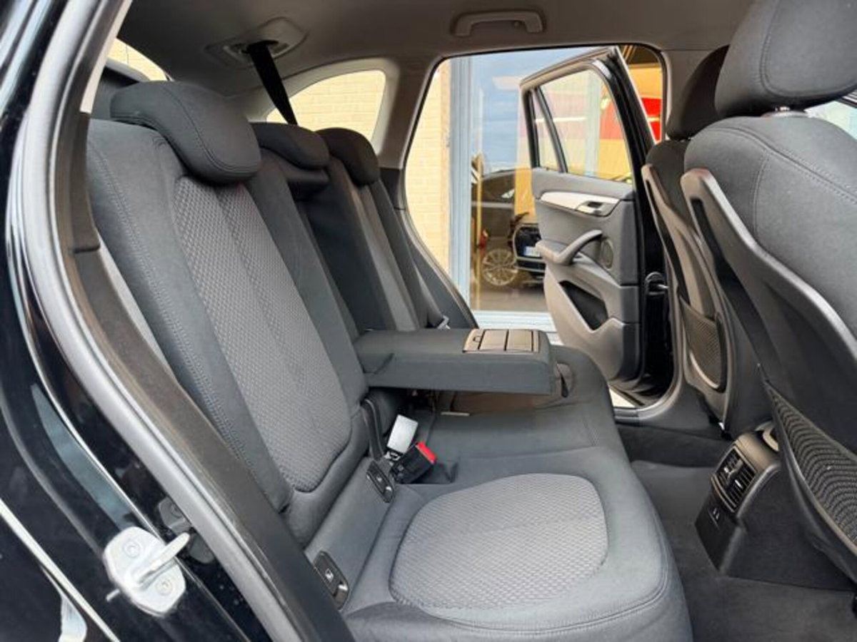 BMW X1 sDrive16d Advantage (9)