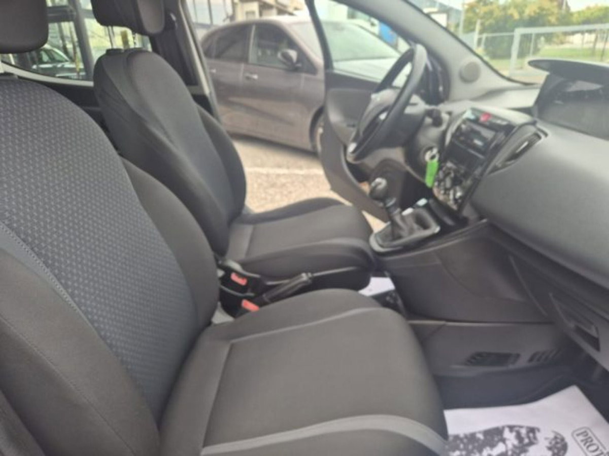 Lancia Ypsilon 1.2 69 CV 5 porte GPL Ecochic Gold (10)