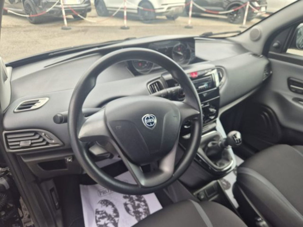 Lancia Ypsilon 1.2 69 CV 5 porte GPL Ecochic Gold (13)