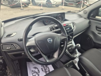 Lancia Ypsilon 1.2 69 CV 5 porte GPL Ecochic Gold (13)