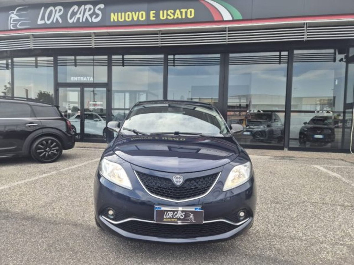 Lancia Ypsilon 1.2 69 CV 5 porte GPL Ecochic Gold (2)