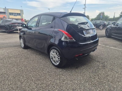 Lancia Ypsilon 1.2 69 CV 5 porte GPL Ecochic Gold (4)