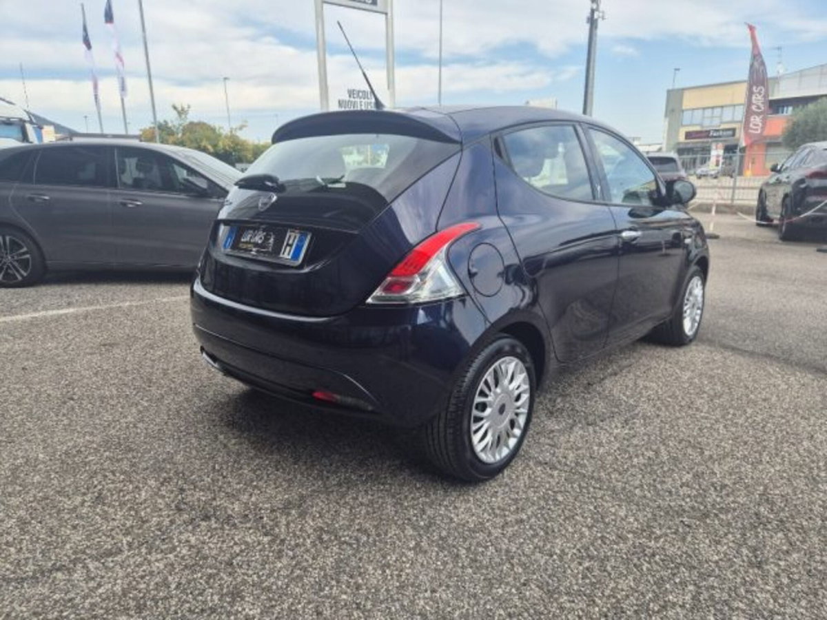 Lancia Ypsilon 1.2 69 CV 5 porte GPL Ecochic Gold (5)