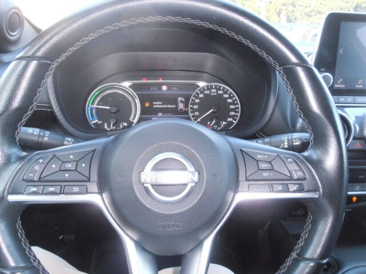 Nissan Juke 1.6 hev N-Connecta (16)